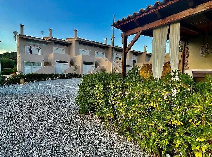 Syllas Grand - Prestigious 8 Ferienhaus *